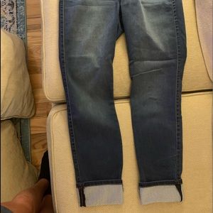 Med Lucy Pull On Crop, super comfy, only worn once